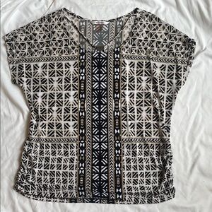 Black & Cream Geometric Top - Casual Chic - Small/Medium Ruched Sides